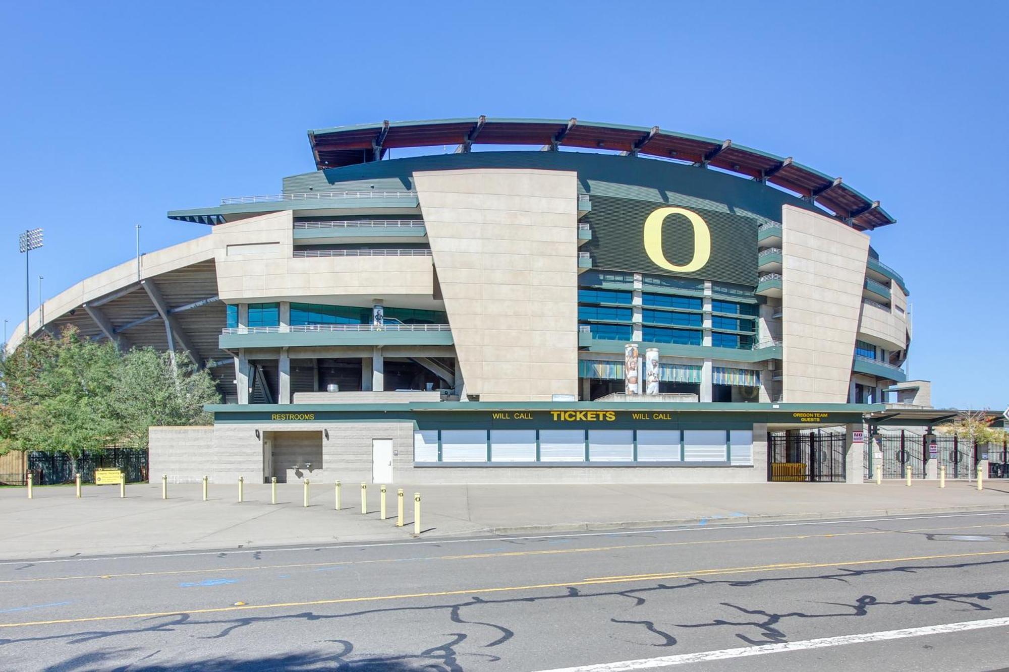 Pet-Friendly Home With Grill, 2 Mi To Autzen Stadium Springfield Exterior photo