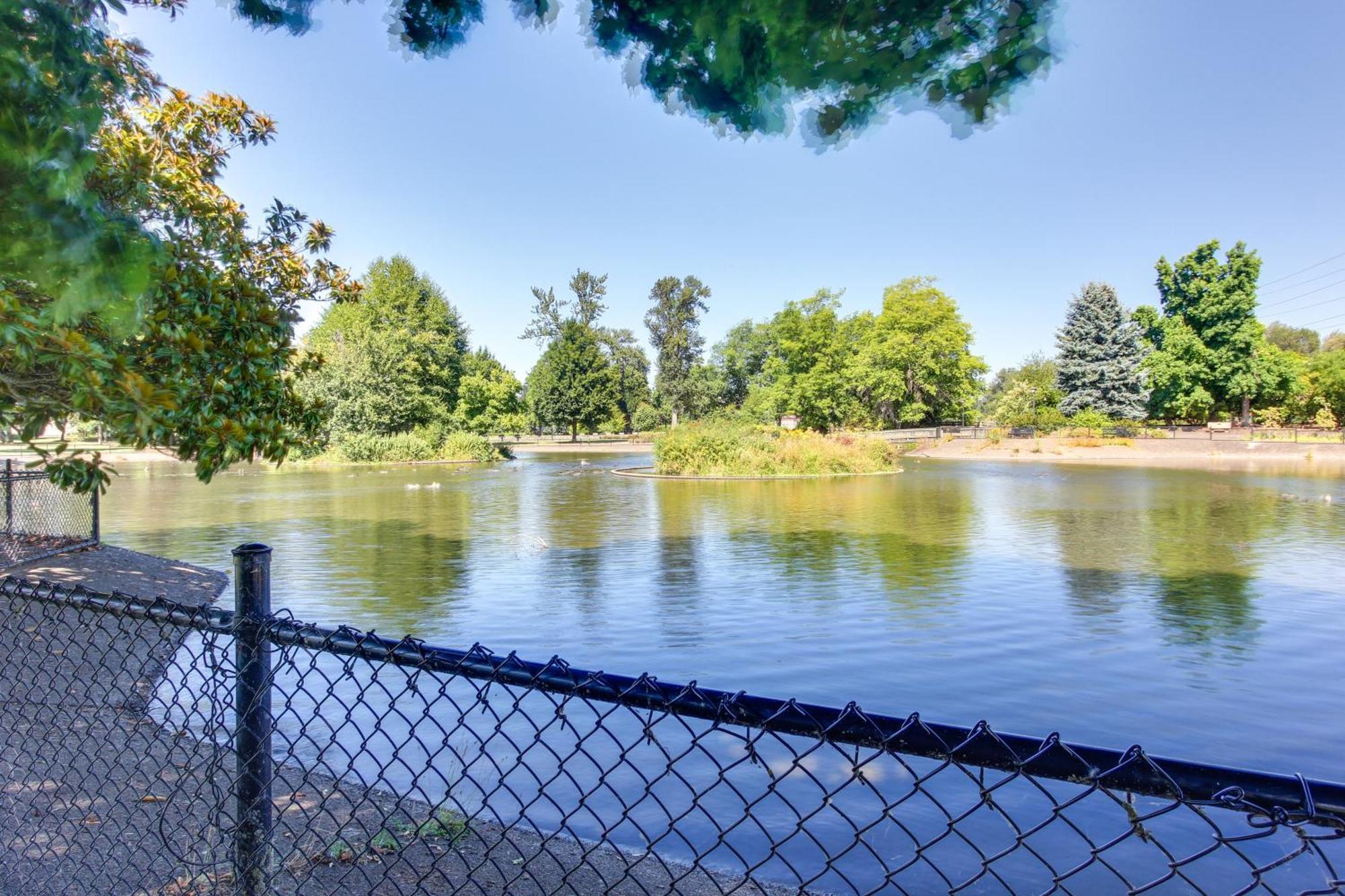 Pet-Friendly Home With Grill, 2 Mi To Autzen Stadium Springfield Exterior photo