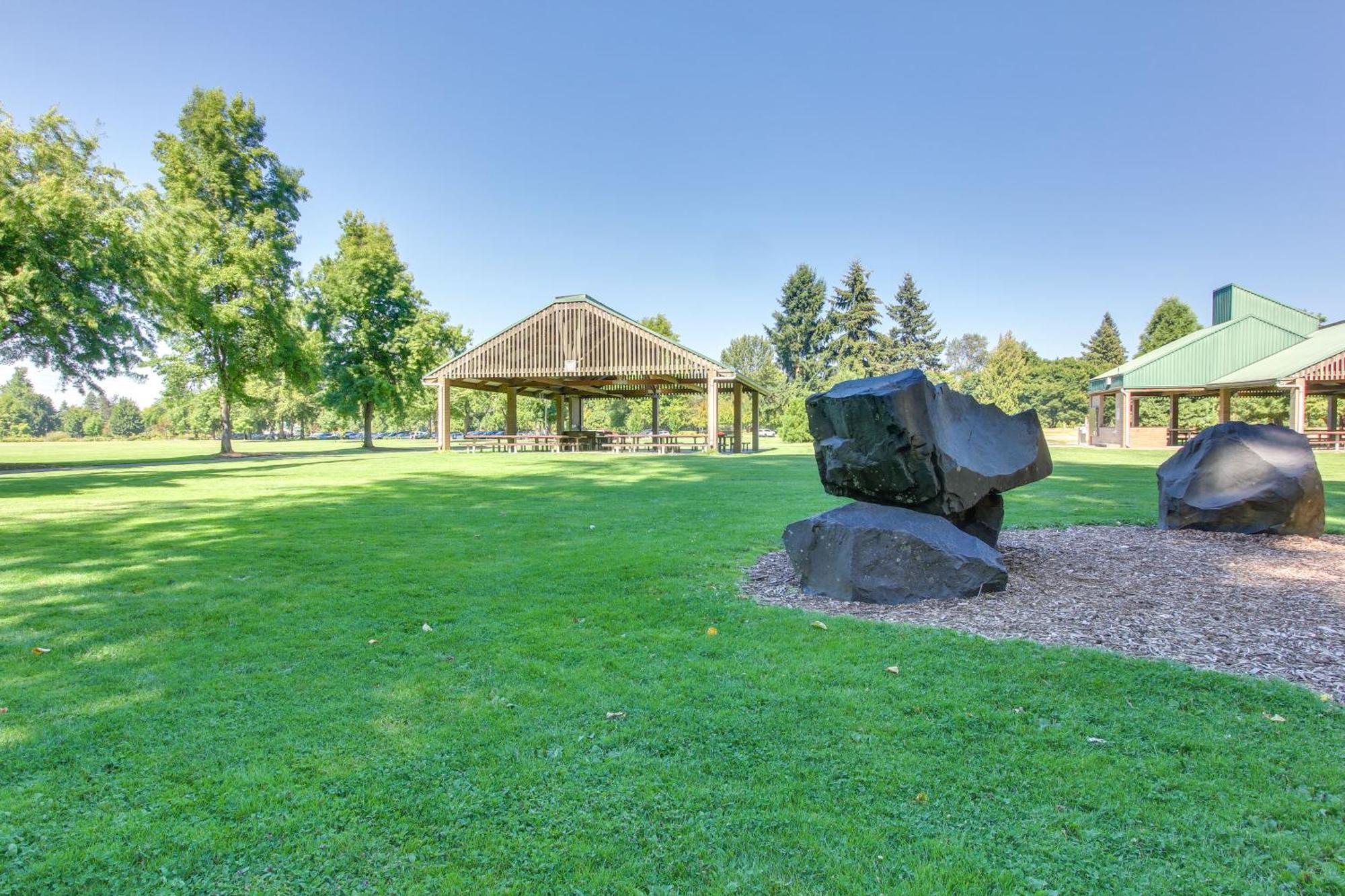 Pet-Friendly Home With Grill, 2 Mi To Autzen Stadium Springfield Exterior photo