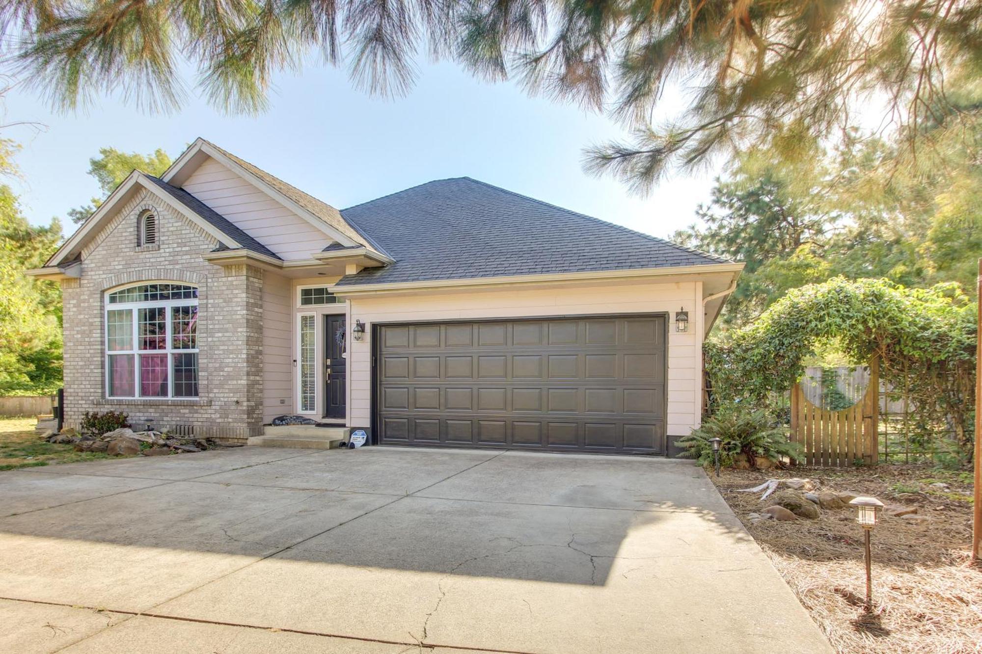Pet-Friendly Home With Grill, 2 Mi To Autzen Stadium Springfield Exterior photo